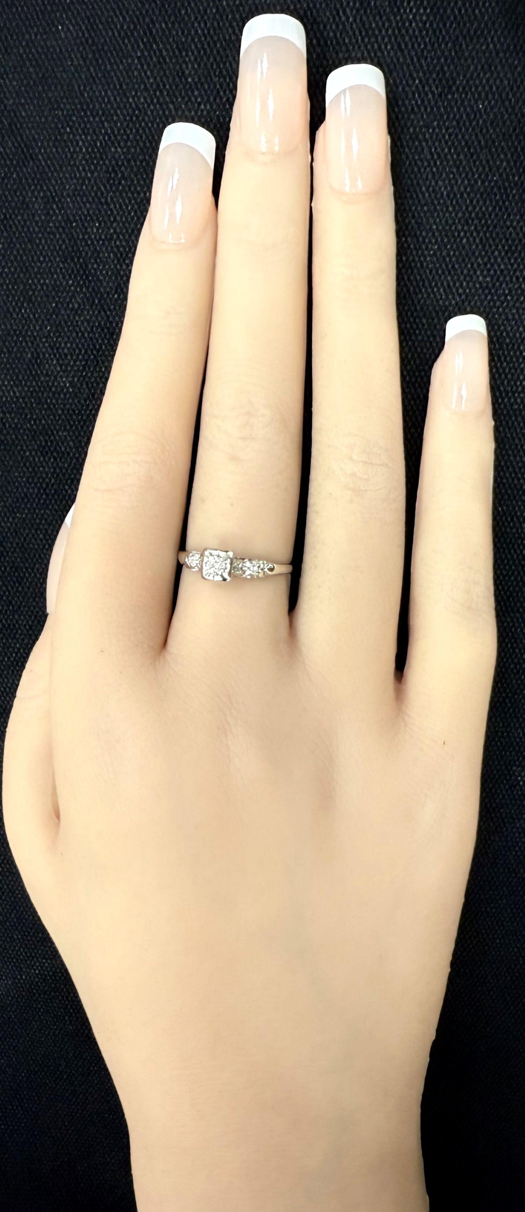 Vintage 14k White Gold Round Diamond 3 Stone Engagement Ring Size 7.5