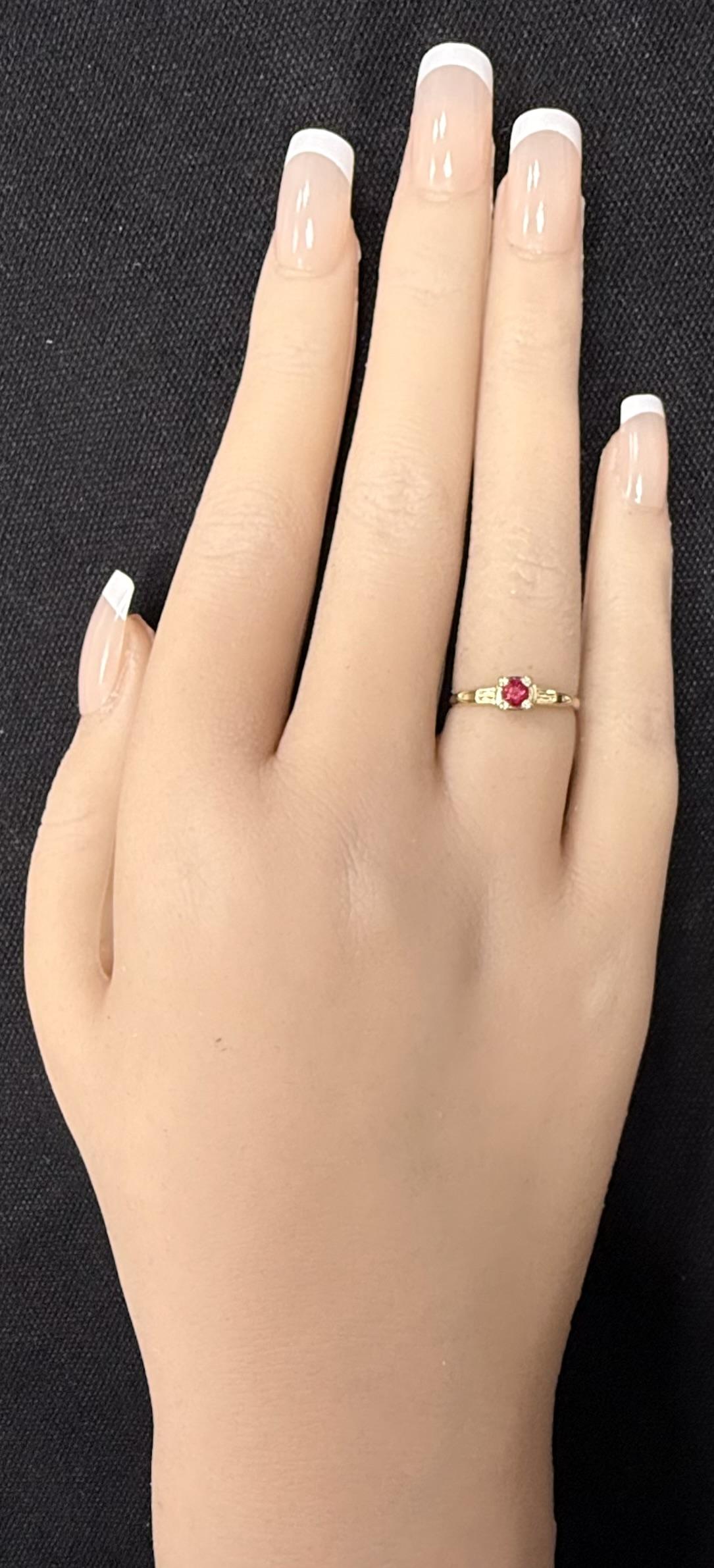Vintage 14KYellow/White Gold Round Red Center Art Deco Milgrain Solitaire Ring
