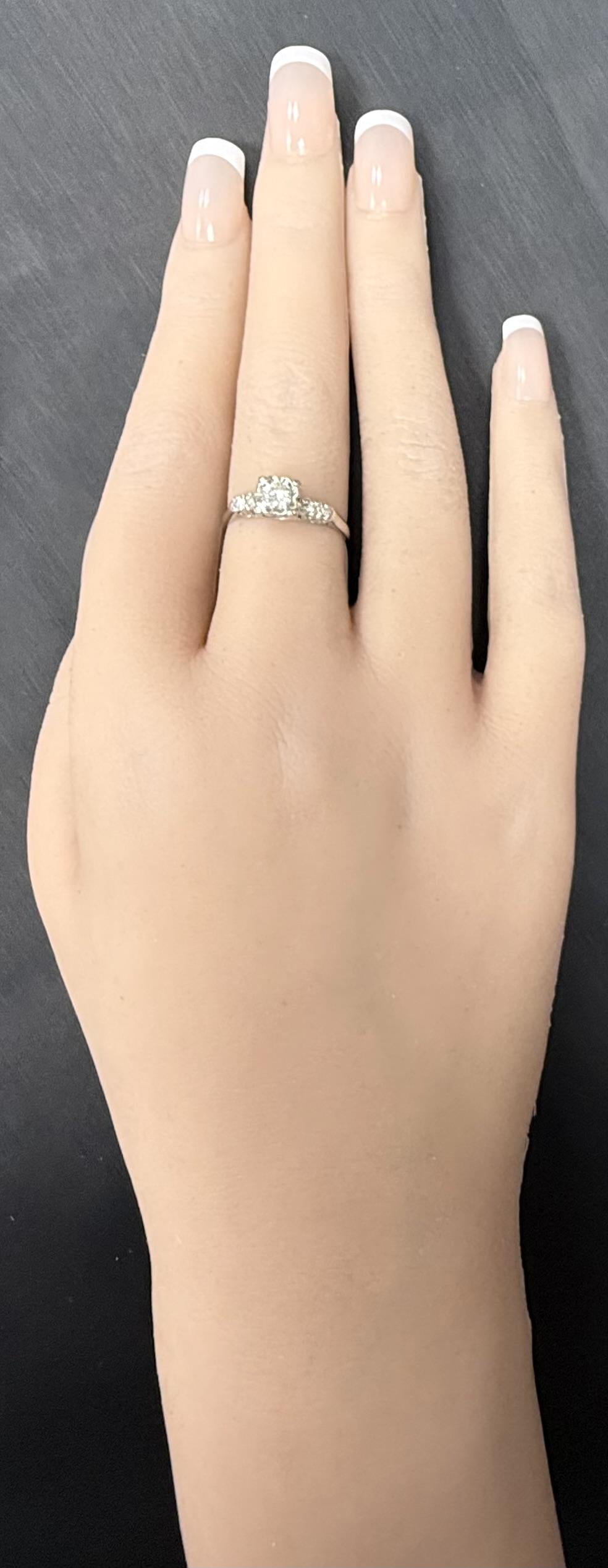 Vintage 14K White Gold Round White Diamond Buttercup Five Stone Ring Size 7