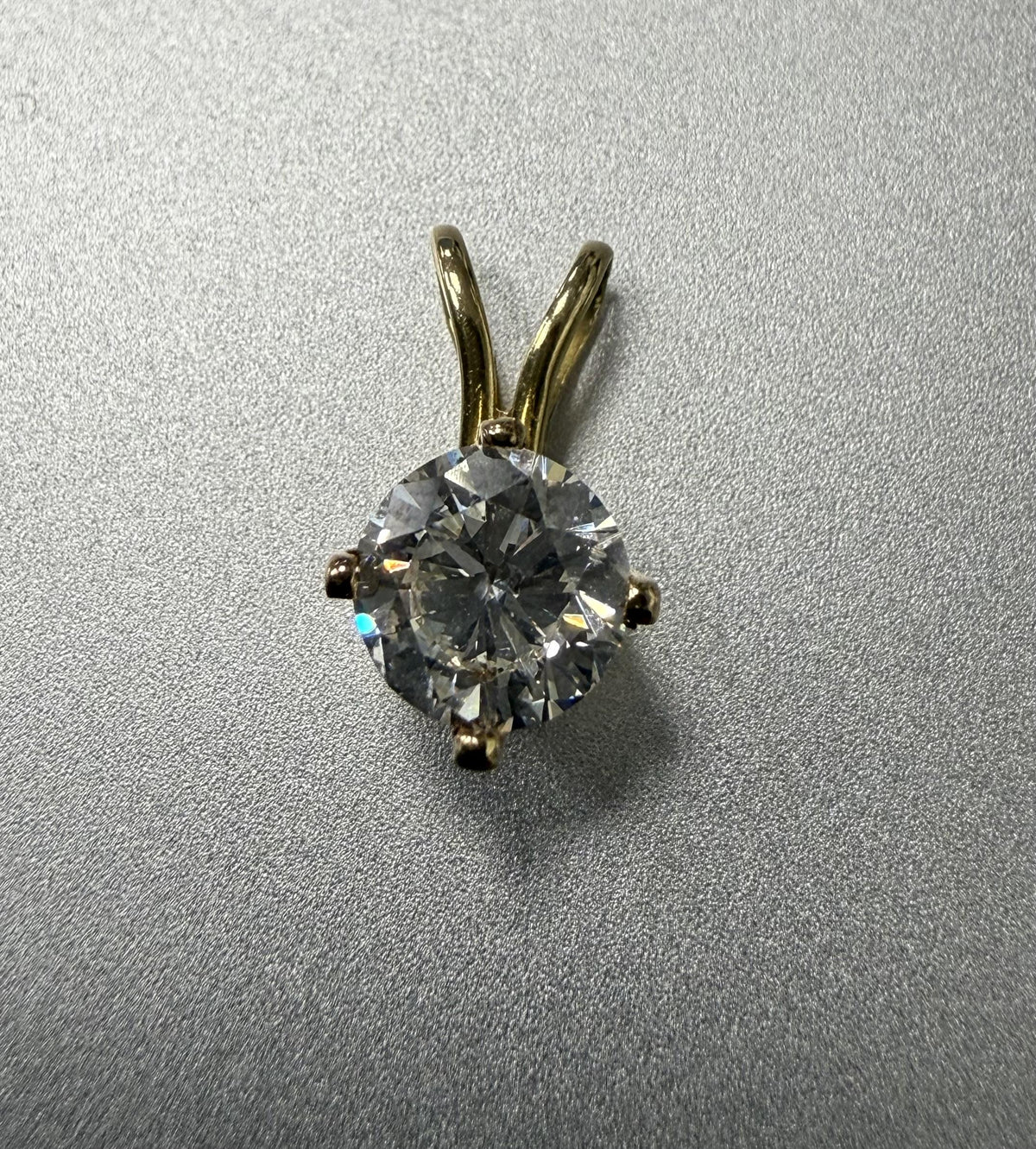 14K Yellow Gold Crown Prong Round Brilliant Cut Diamond 0.95CT Solitaire Pendant