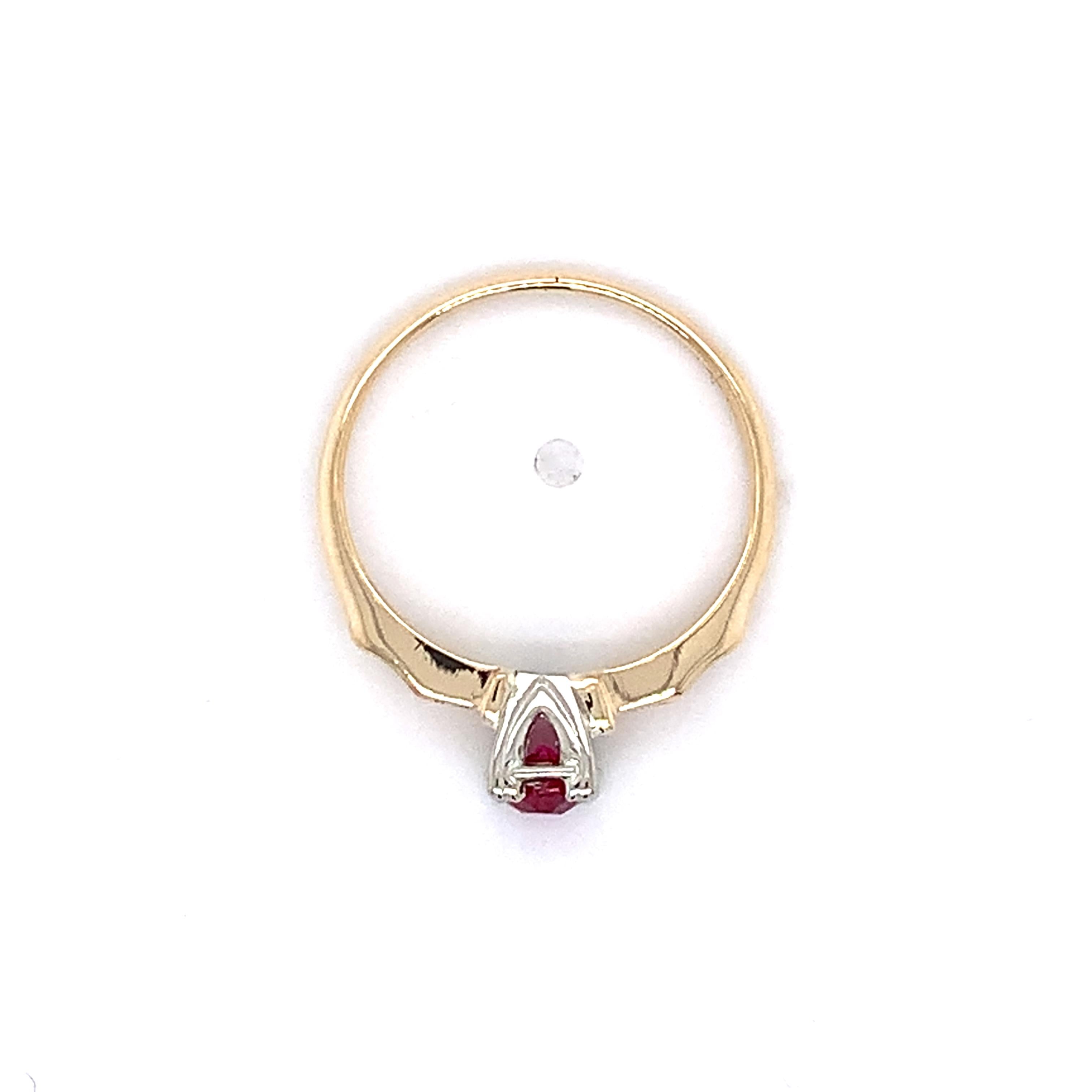 Vintage 14KYellow/White Gold Round Red Center Art Deco Milgrain Solitaire Ring