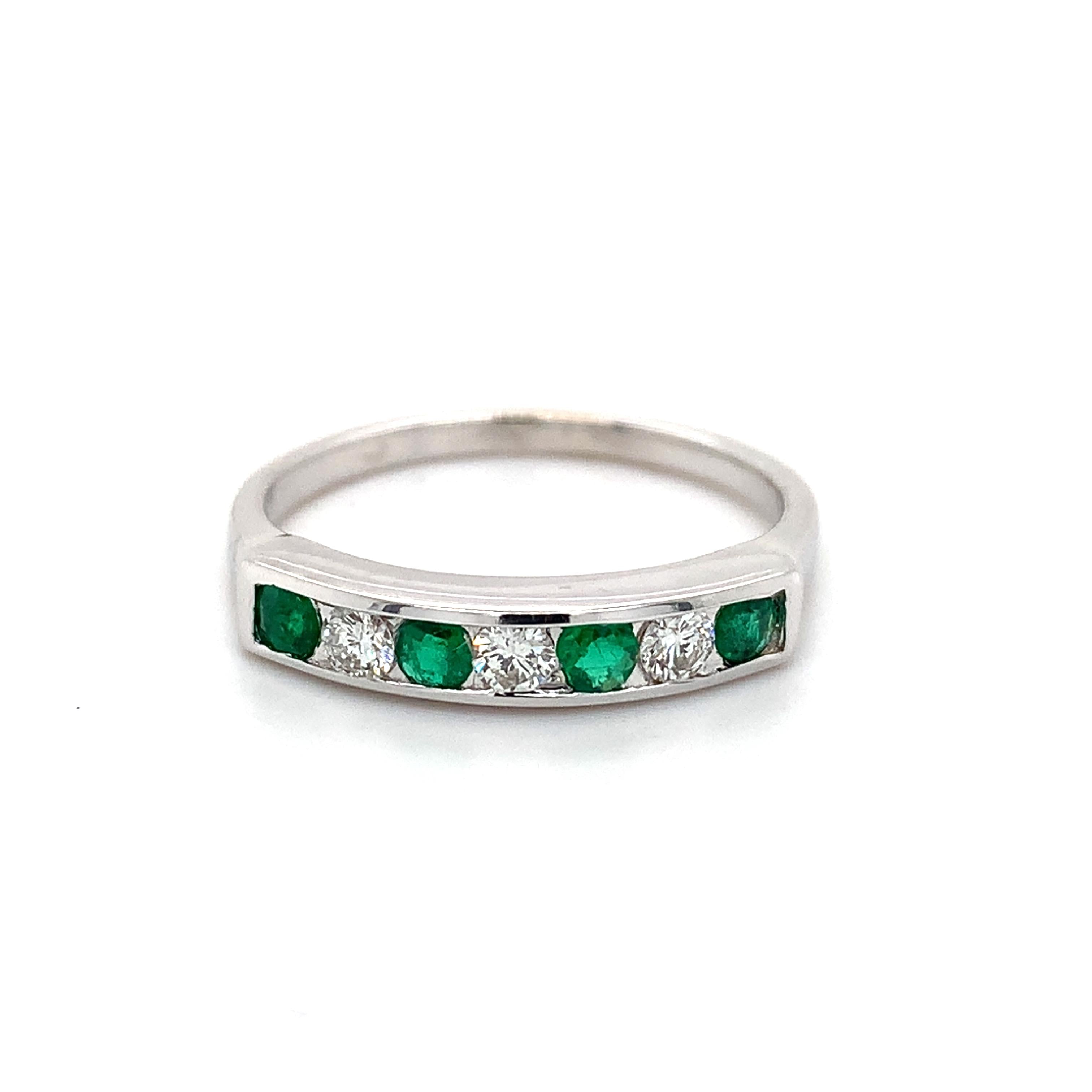 Vintage 18K White Gold Alternating Channel Set Round Emerald & Diamond Ring