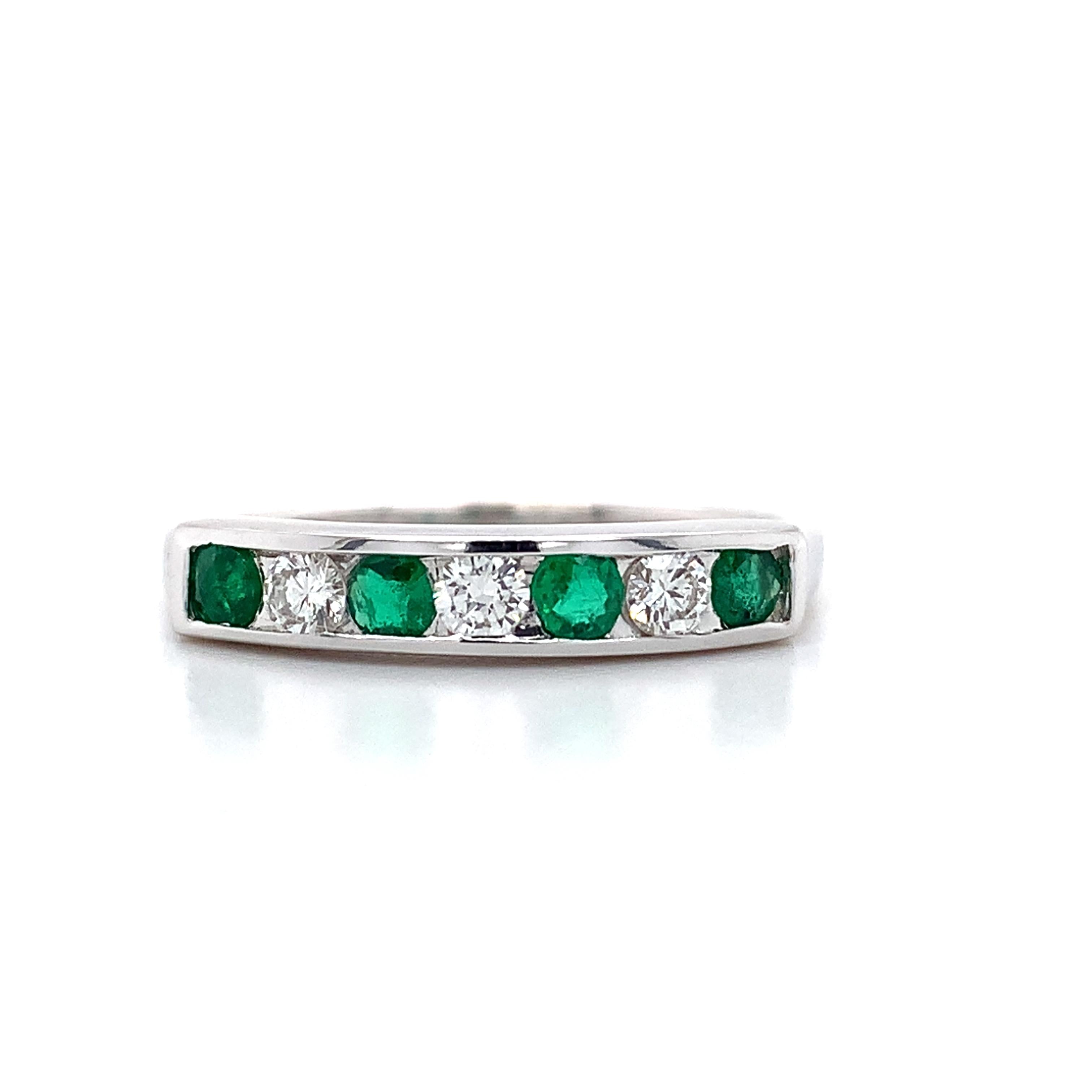 Vintage 18K White Gold Alternating Channel Set Round Emerald & Diamond Ring