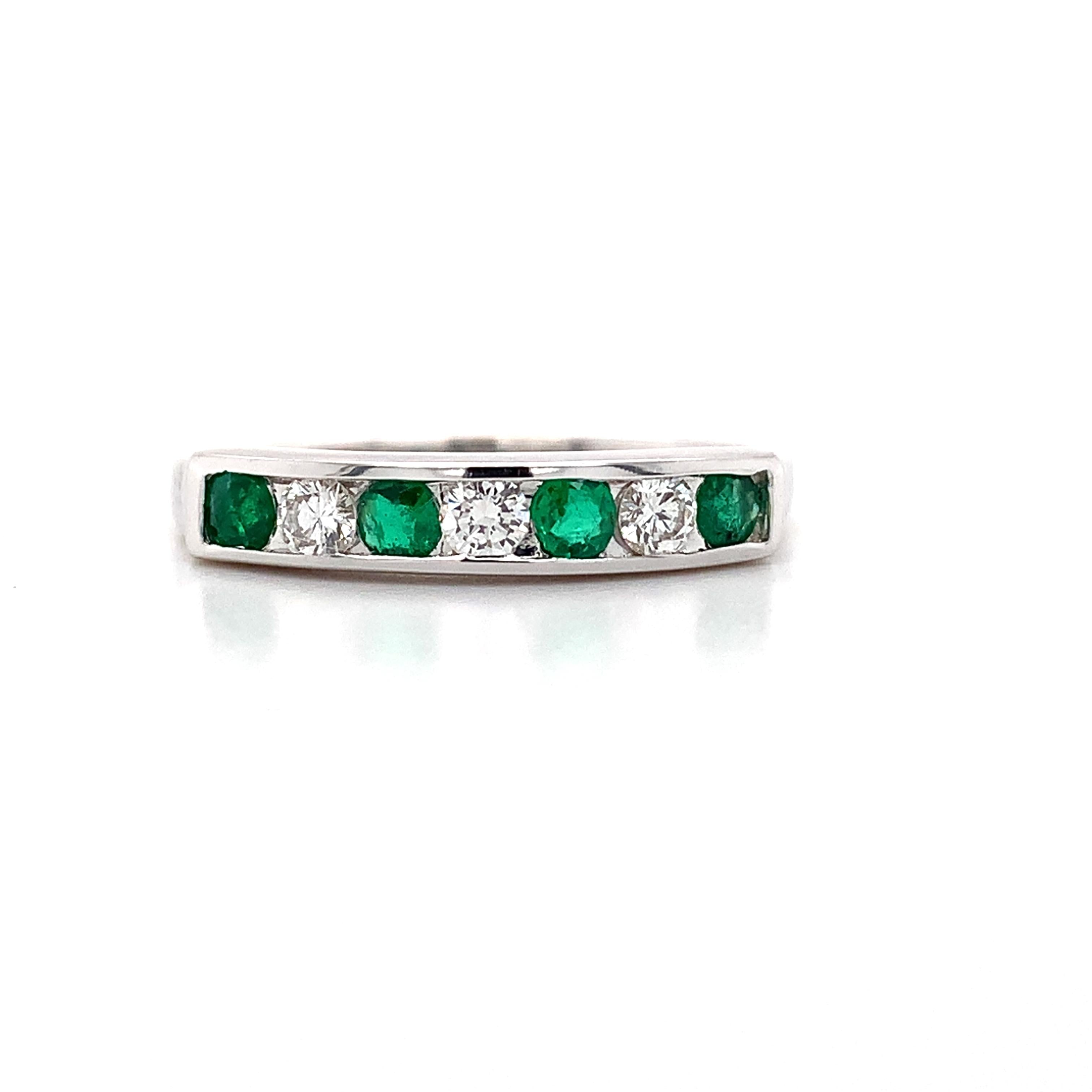 Vintage 18K White Gold Alternating Channel Set Round Emerald & Diamond Ring