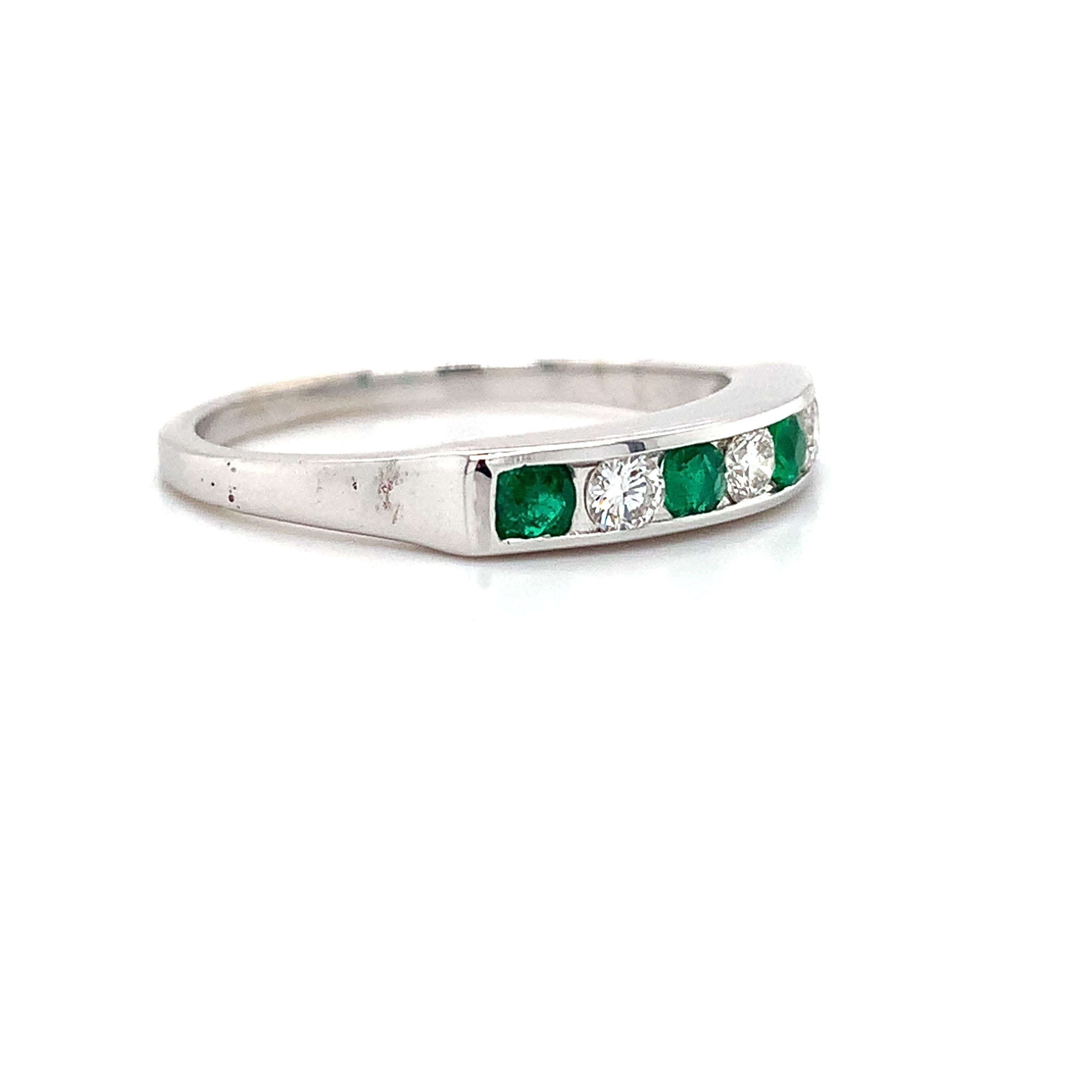 Vintage 18K White Gold Alternating Channel Set Round Emerald & Diamond Ring