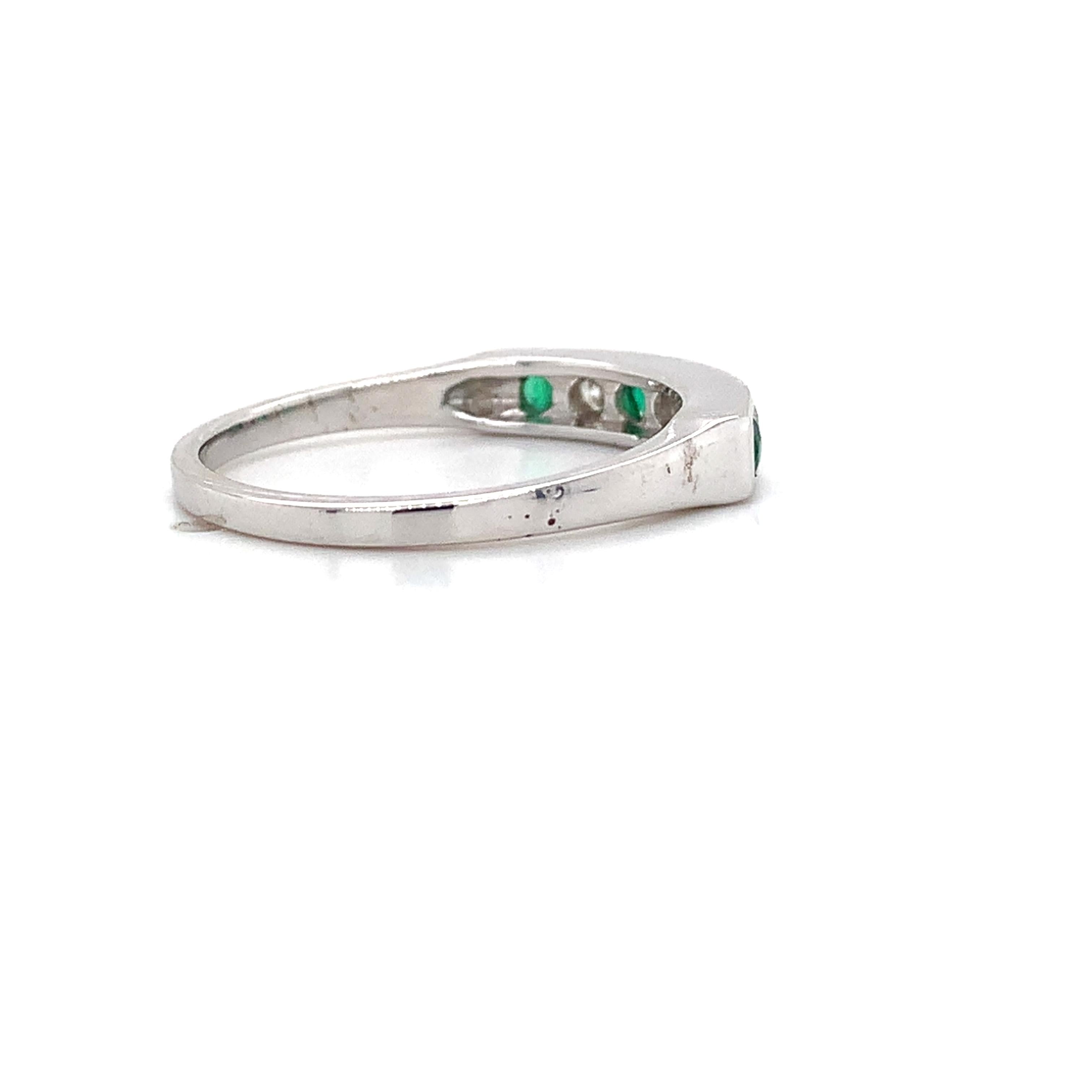 Vintage 18K White Gold Alternating Channel Set Round Emerald & Diamond Ring