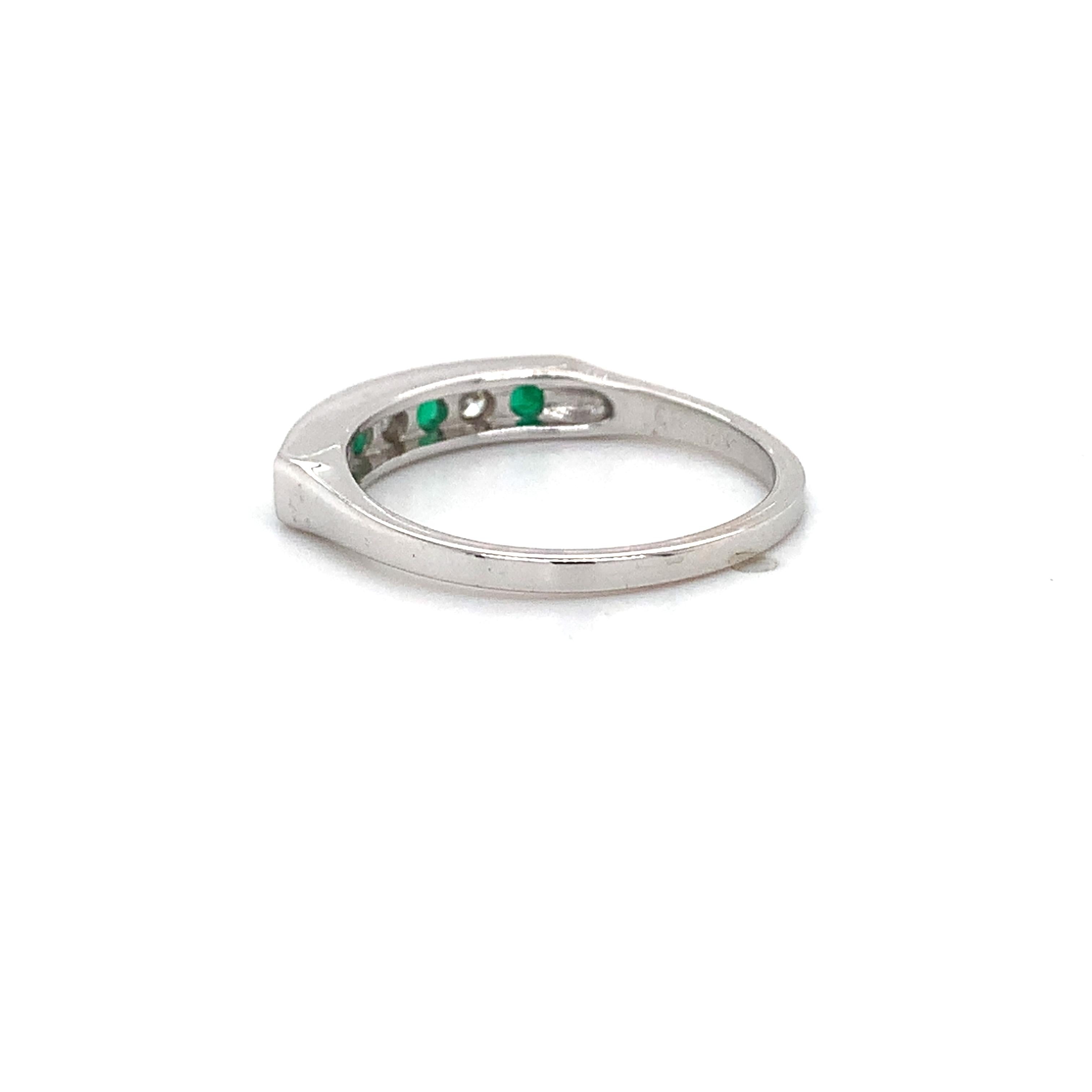 Vintage 18K White Gold Alternating Channel Set Round Emerald & Diamond Ring