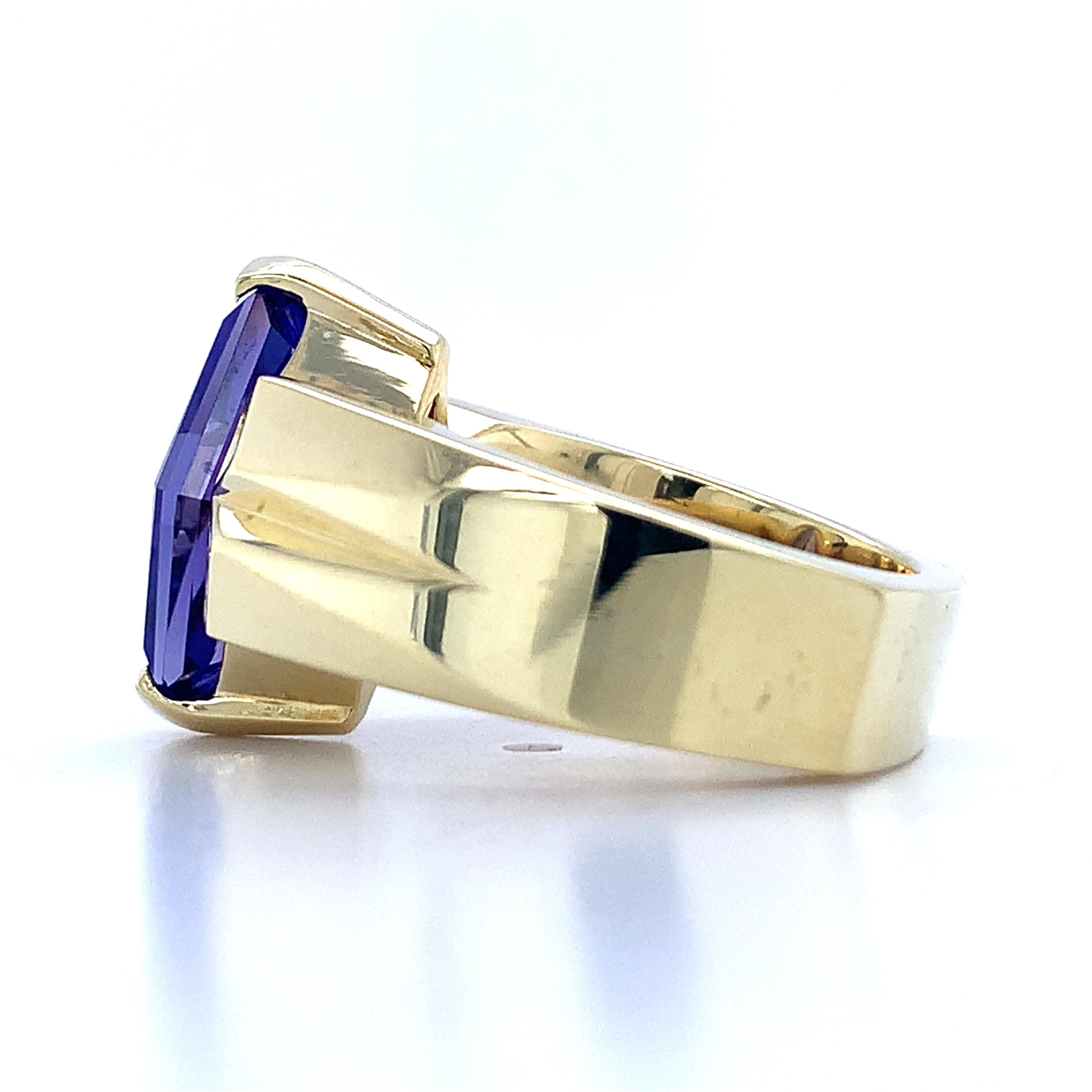 18K Y Gold Lozenge Cut Tanzanite & Princess Cut Diamond Euro Band Cocktail RIng