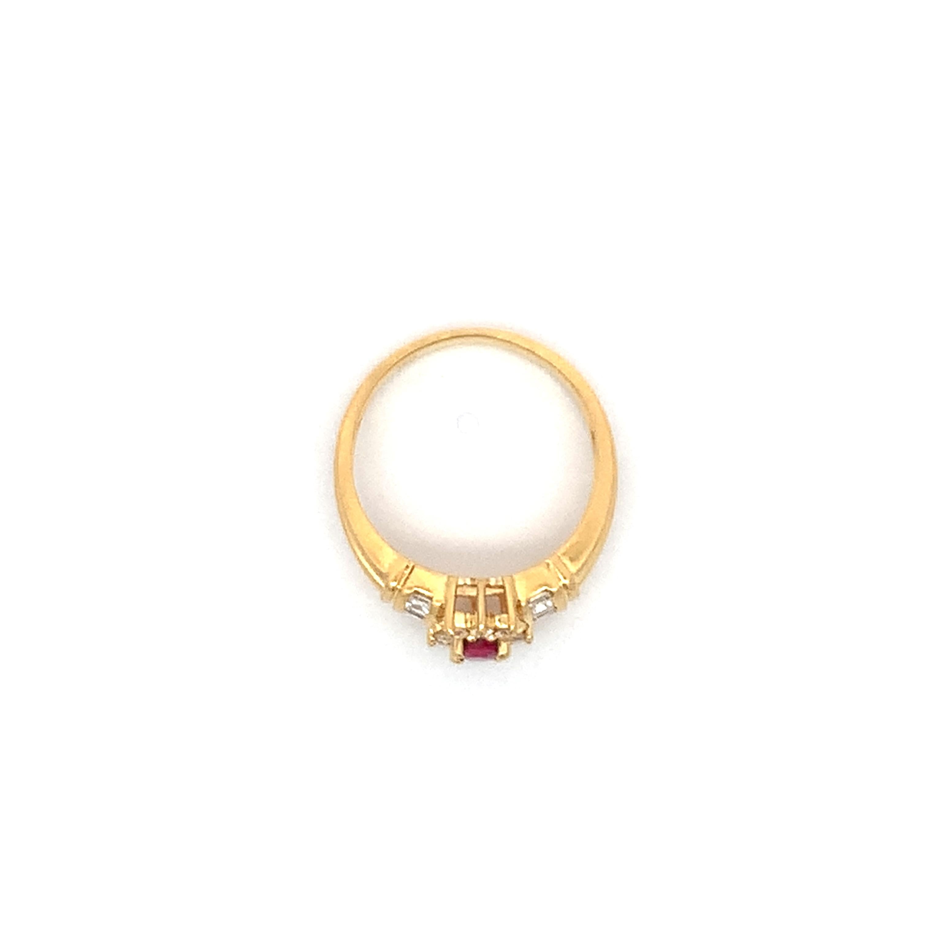 Vintage 18K Gold Oval Ruby With Round & Princess Diamond Halo Ribbed Shanks Ring
