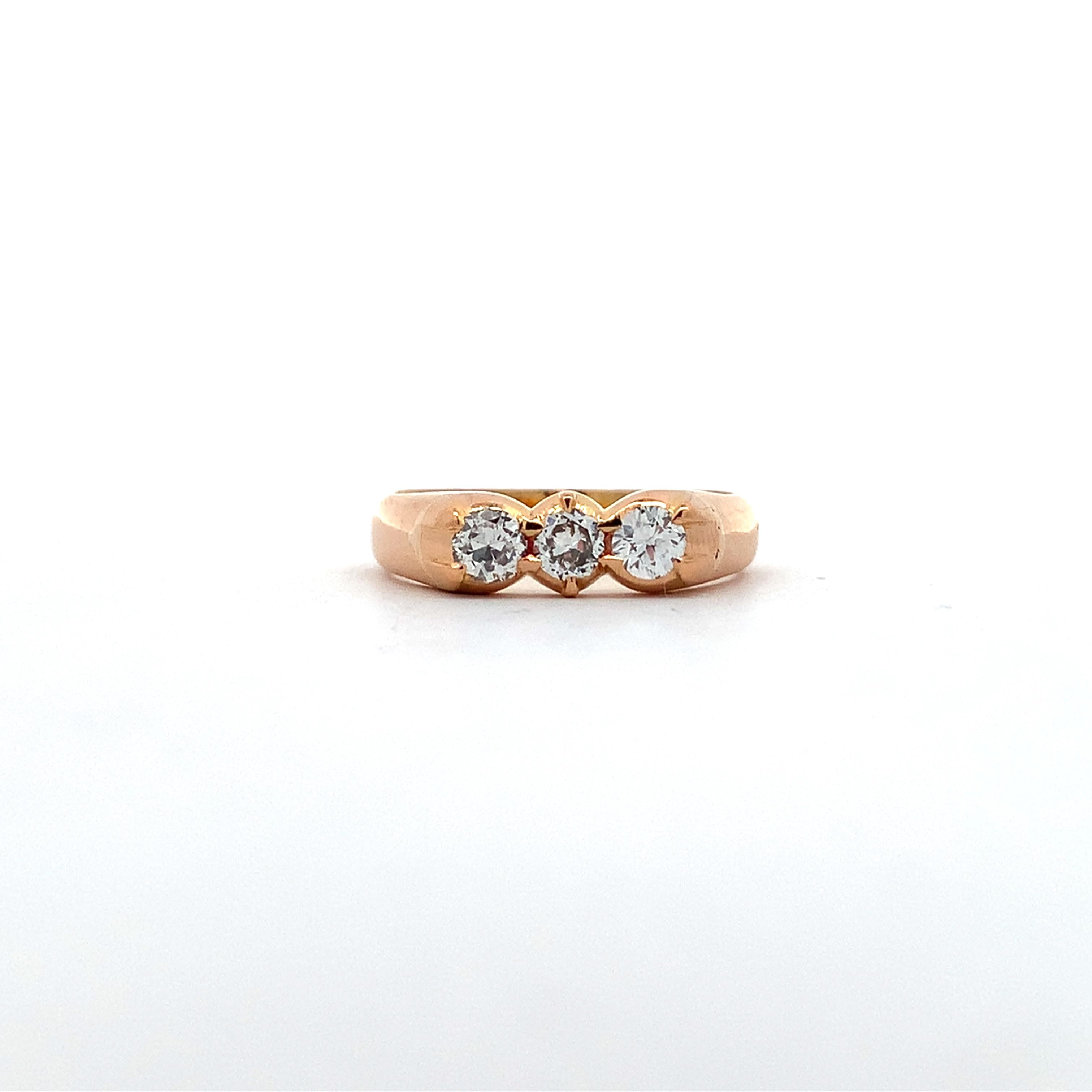 Vintage 18K Yellow Gold .30CTTW Round Cut White Diamond Three-Stone Band Size 6