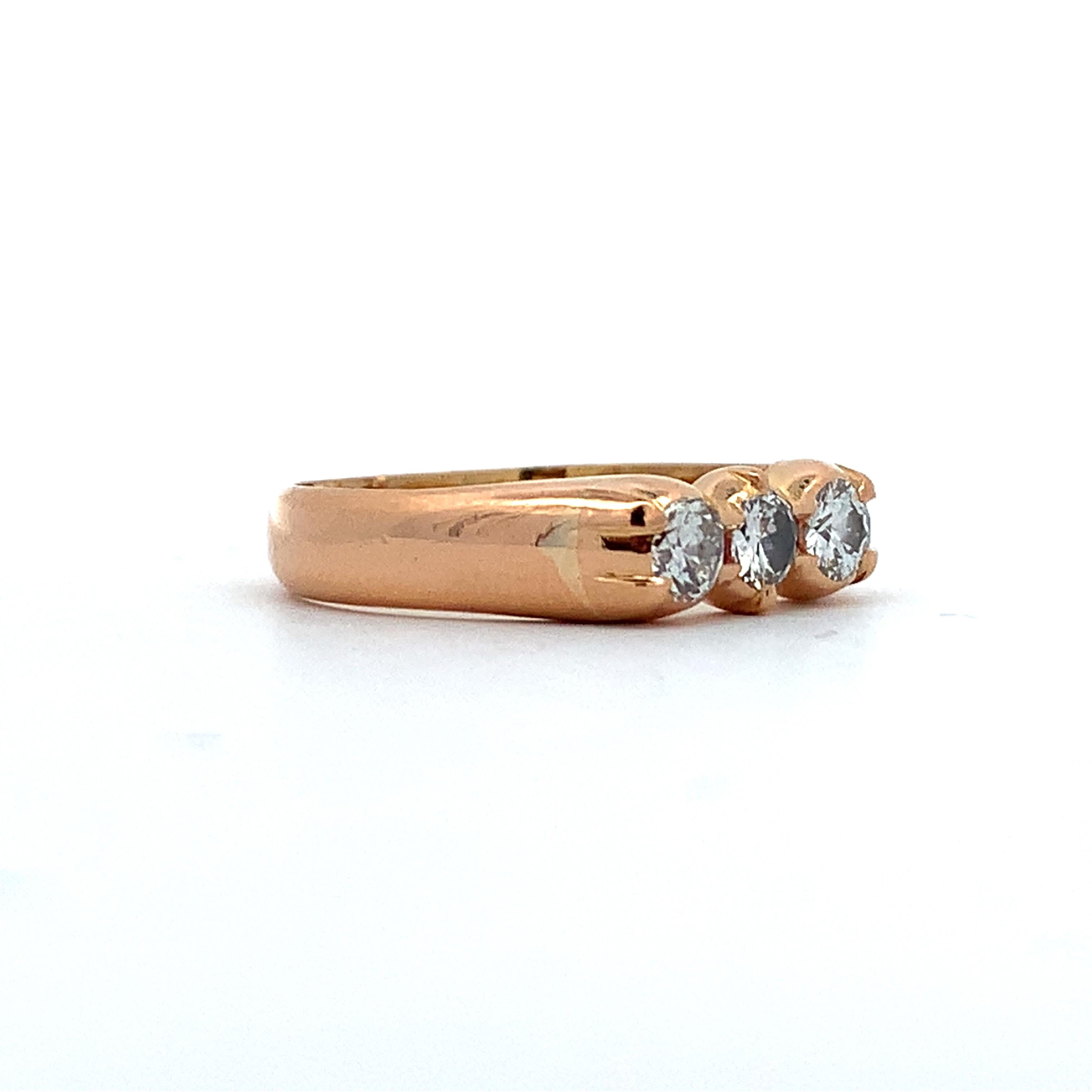 Vintage 18K Yellow Gold .30CTTW Round Cut White Diamond Three-Stone Band Size 6