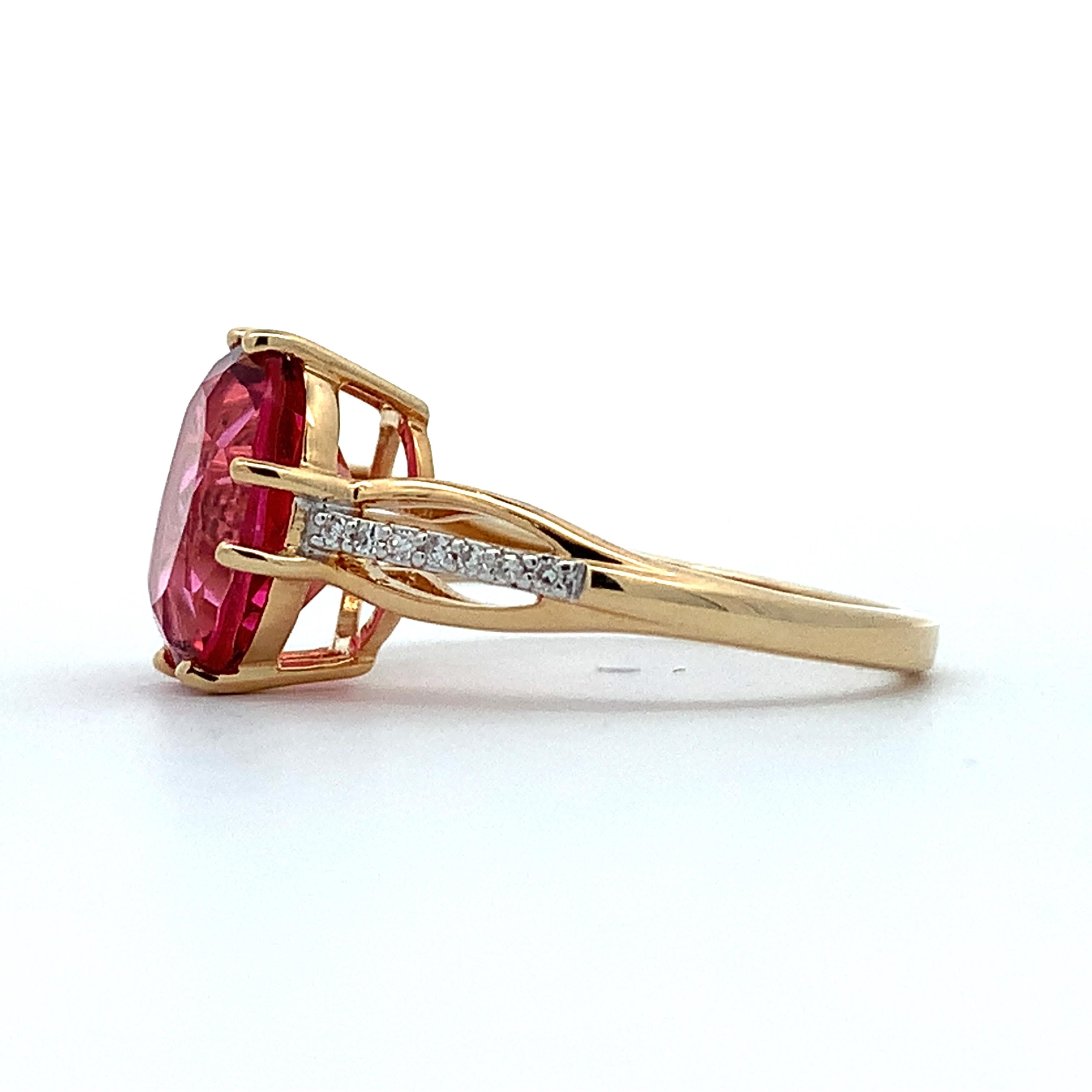 Vintage 14K Yellow Gold Oval Synthetic Red Topaz & Round Diamond Ring Size 7