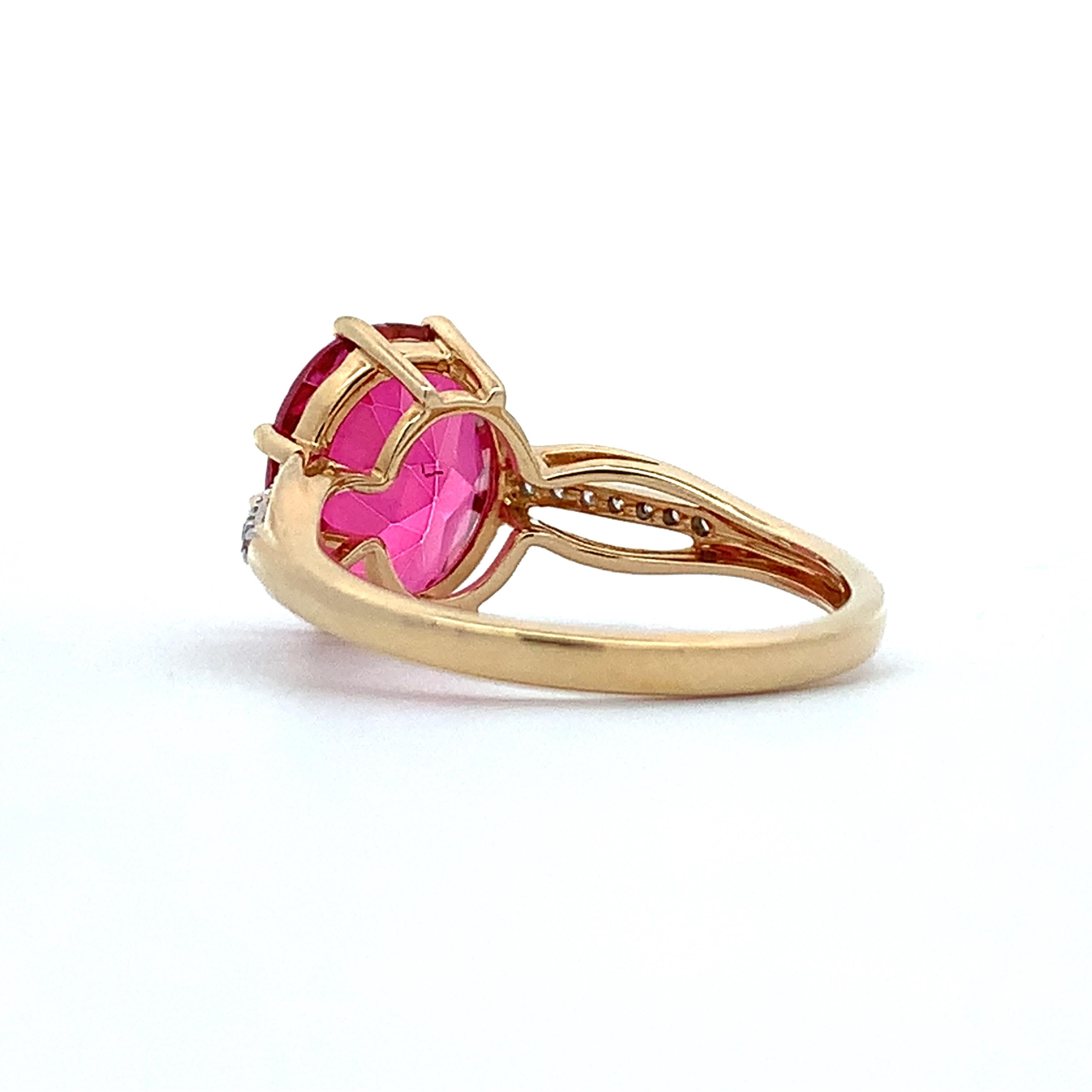 Vintage 14K Yellow Gold Oval Synthetic Red Topaz & Round Diamond Ring Size 7