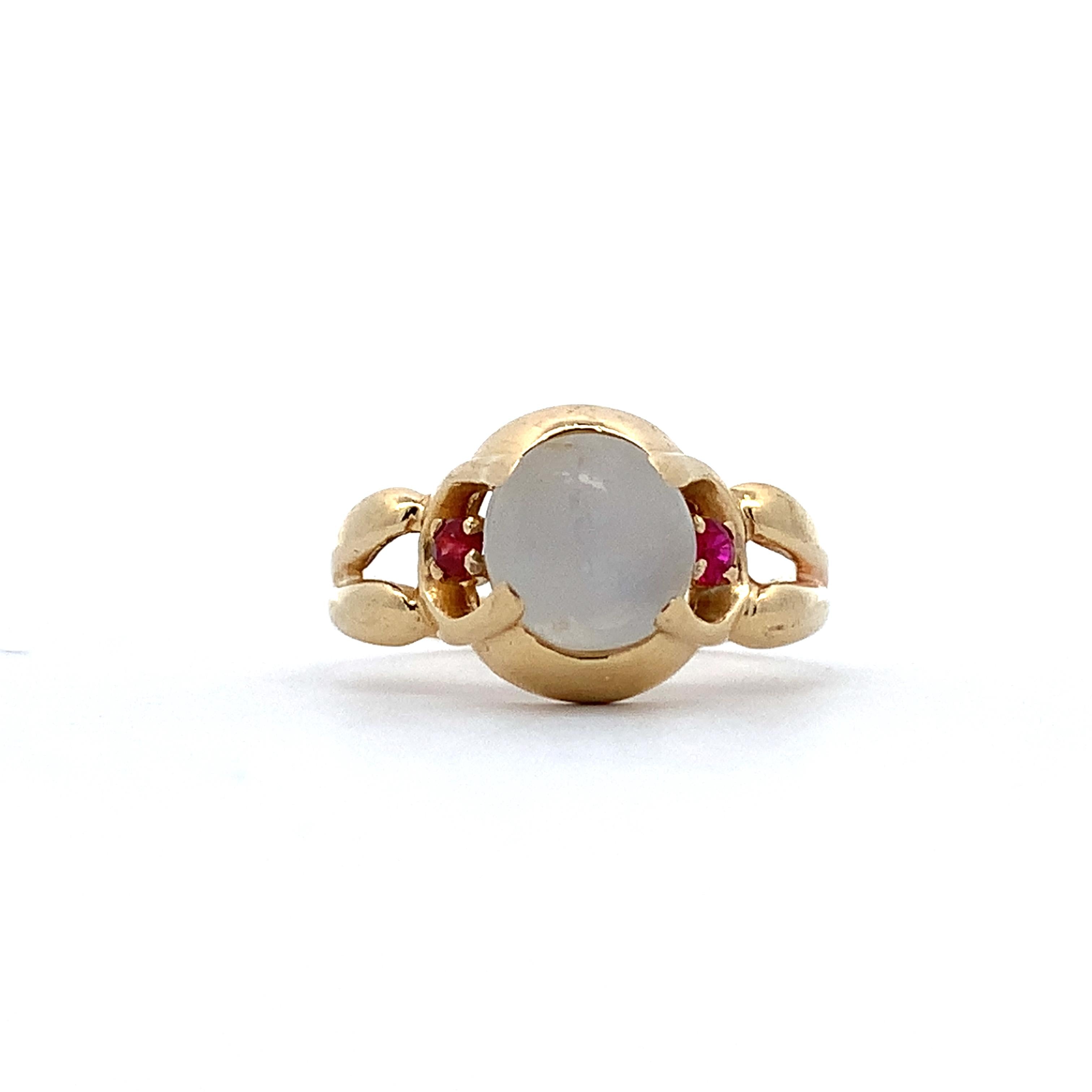 Vintage 14K Yellow Gold Sugarloaf Quartz & Single Cut Ruby Accent Ring Size 6.5