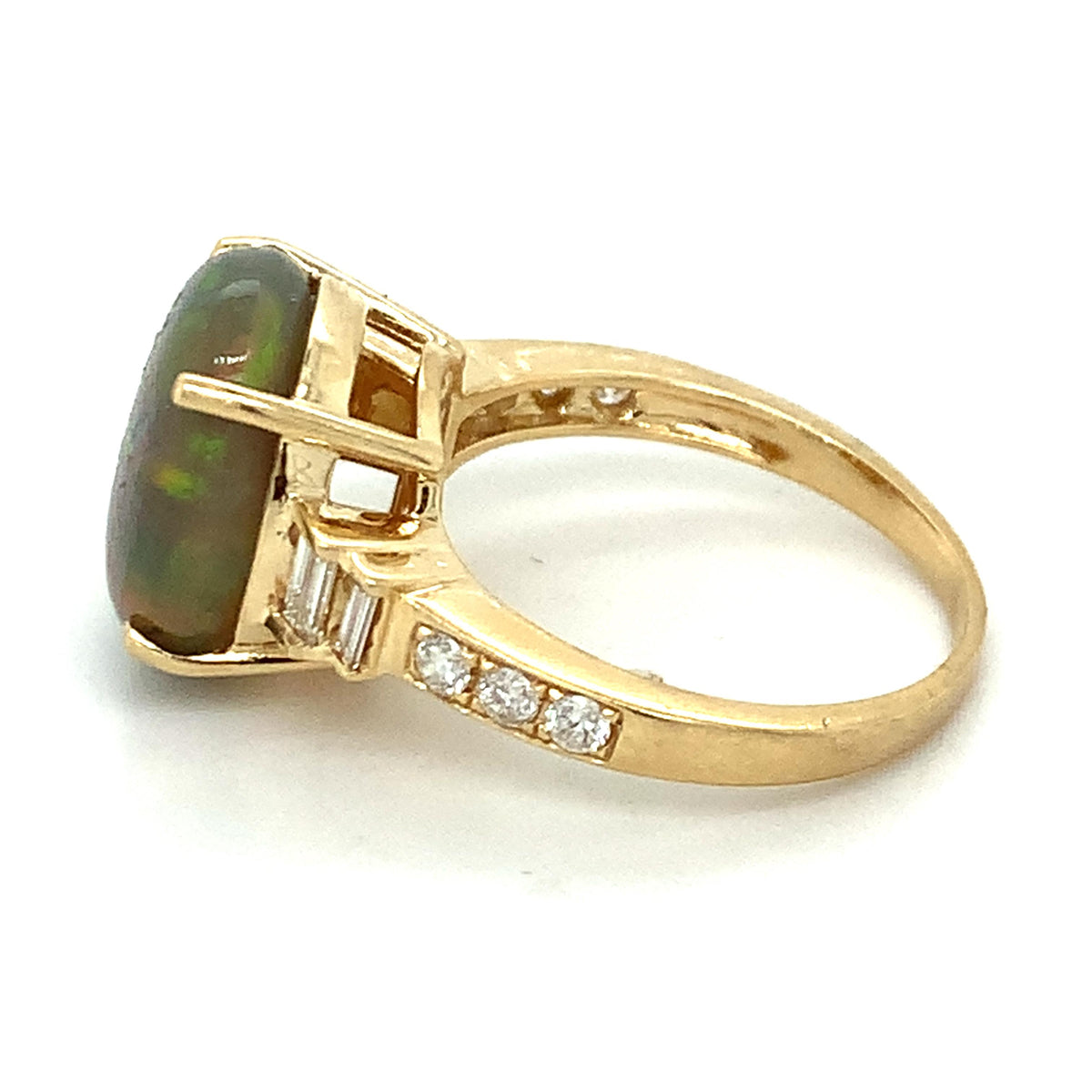 Vintage 14k Yellow Gold Oval Welo Jelly Opal & Side Stone Diamonds Cocktail Ring