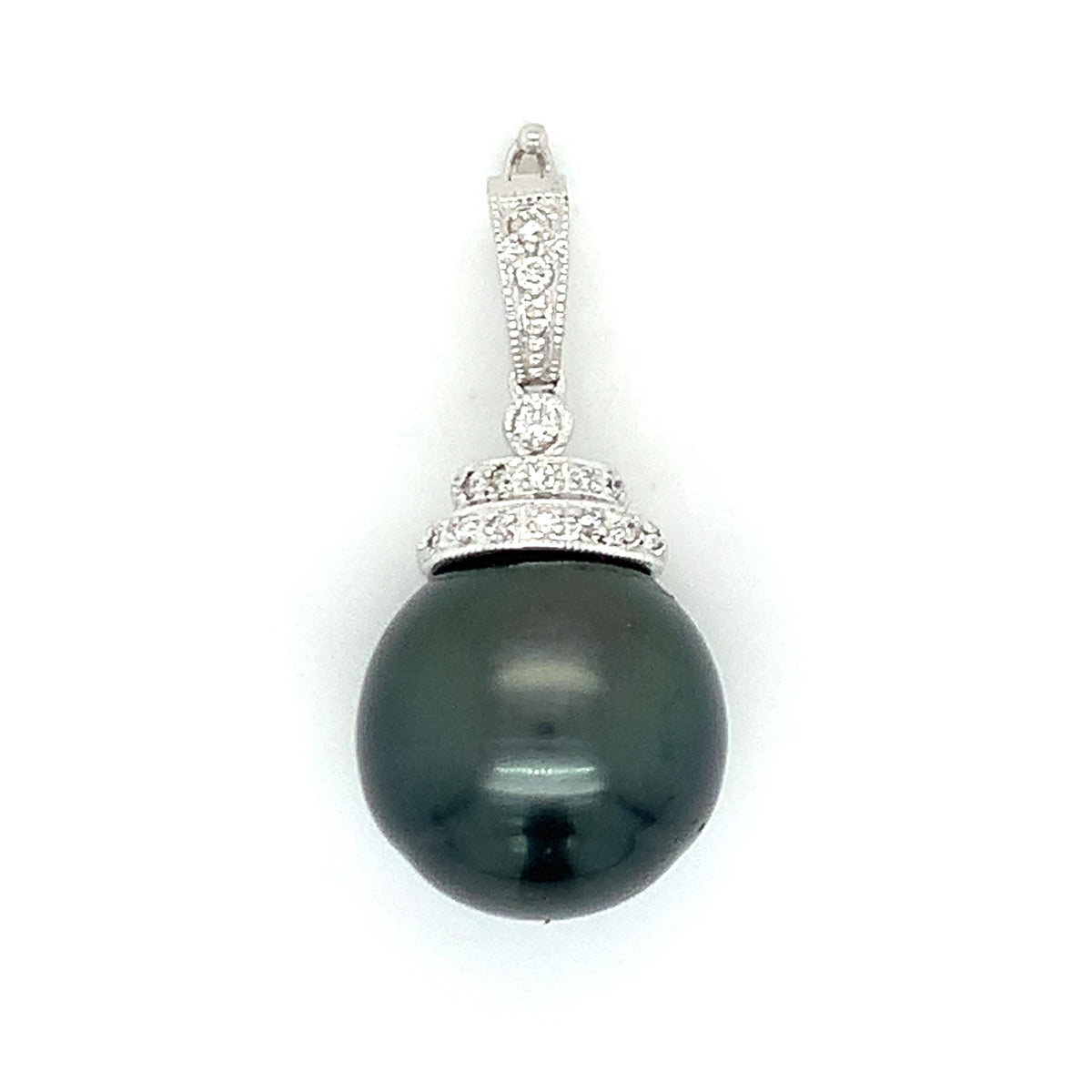 Vintage 18k Gold Tiered Dome Cap W/Black Tahitian Pearl And Diamond Bail Pendant