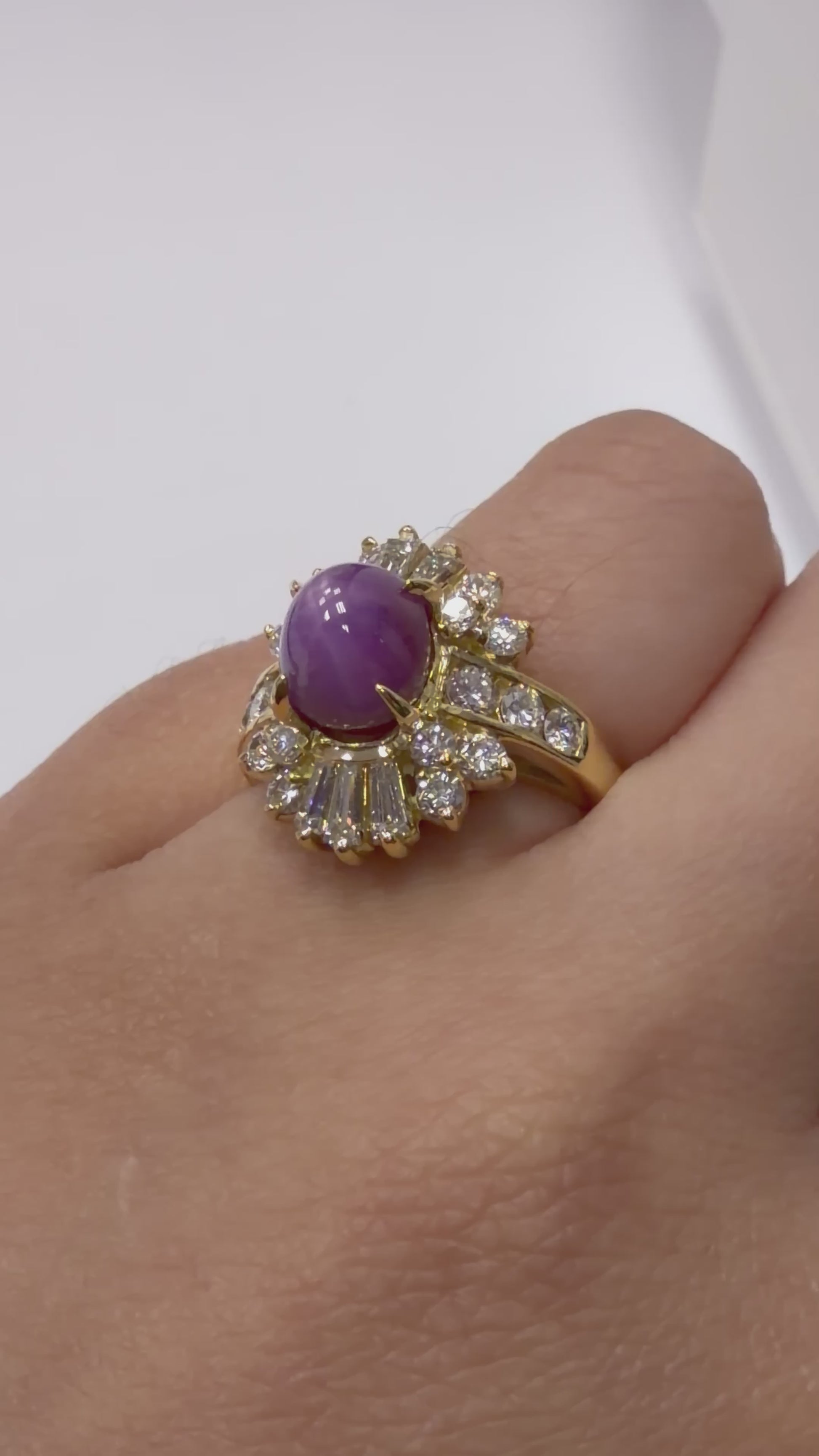 18K Yellow Gold Sugarloaf Star Ruby W/ Baguette & Round Diamond Ballerina Ring